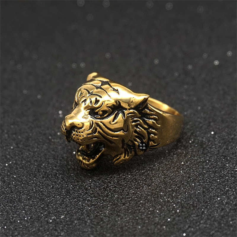 Bague tête de tigre en acier titane pour l'équilibre et l'énergie calme