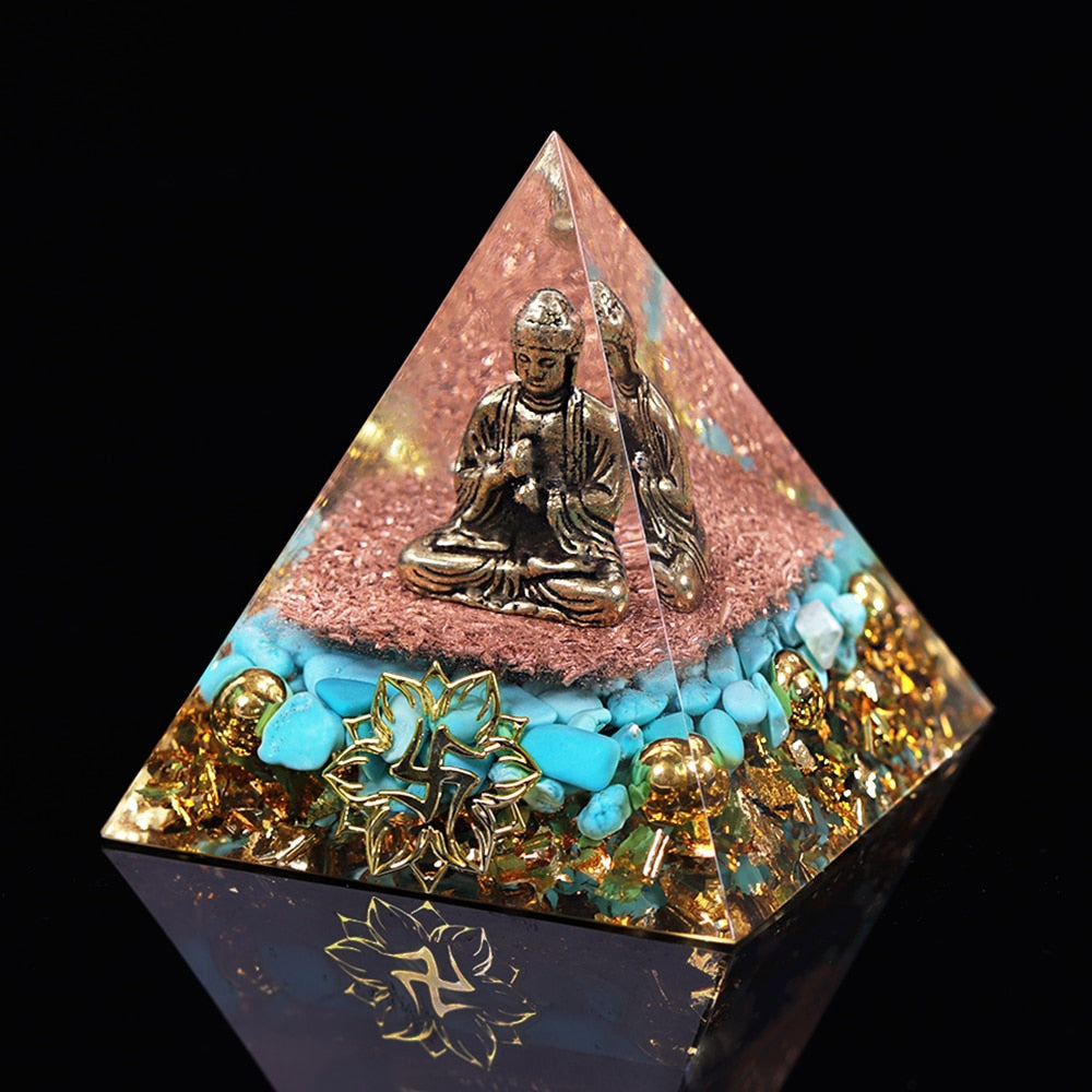 Pyramide d'orgone turquoise Bouddha tranquille