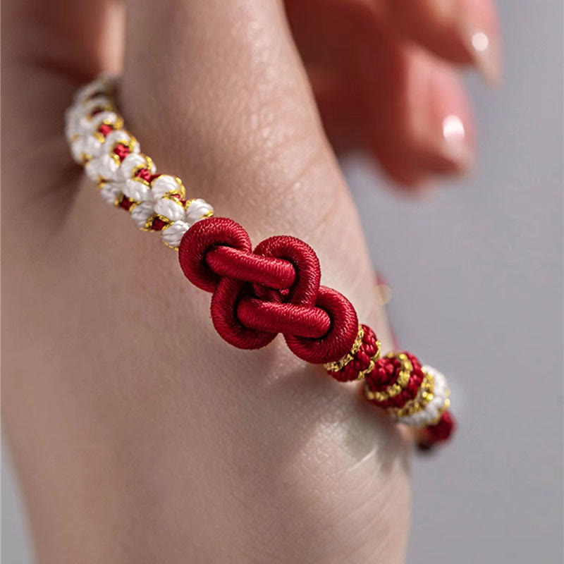 Bracelet en fil rouge avec nœud d'amour véritable pour la protection et la chance