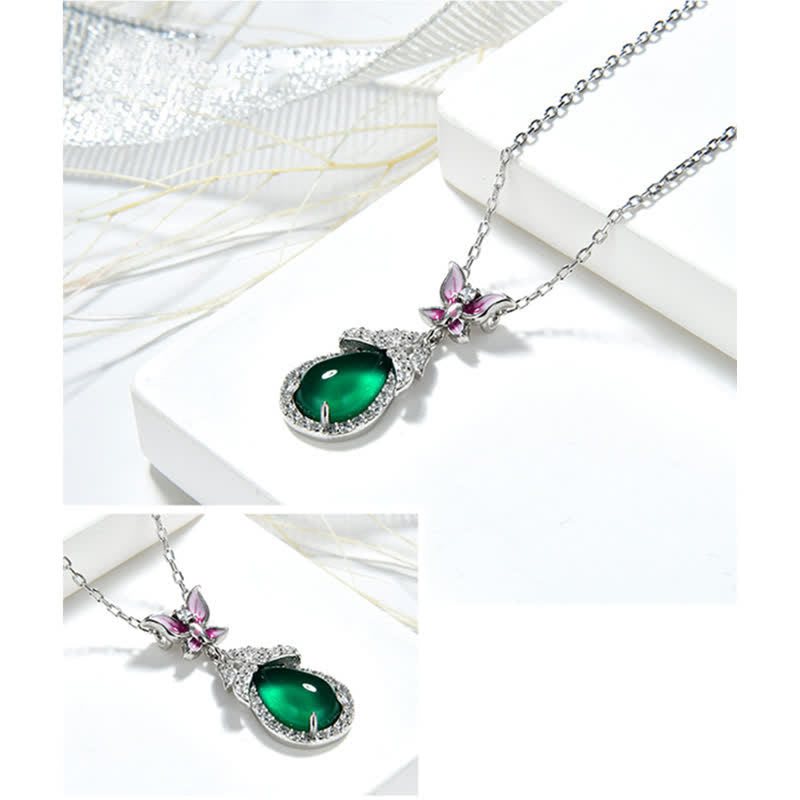 Collier unisexe Courage en calcédoine verte et papillon en argent ou or rose