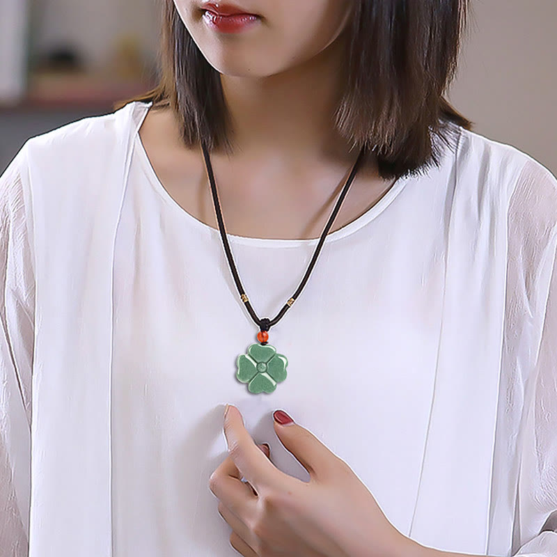 Collier pendentif trèfle à quatre feuilles en jade unisexe