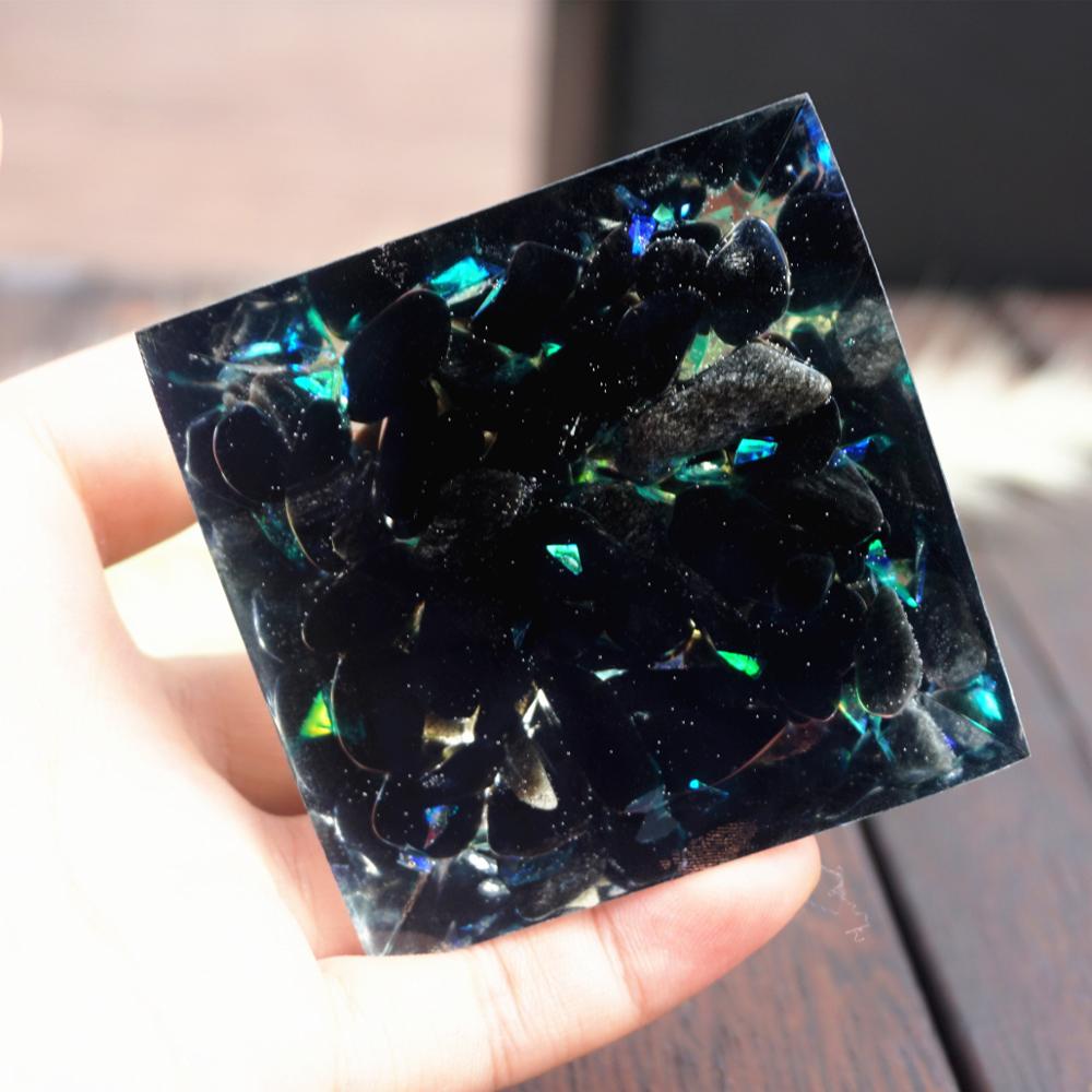 Pyramide d'orgone de l'Univers des Opportunités