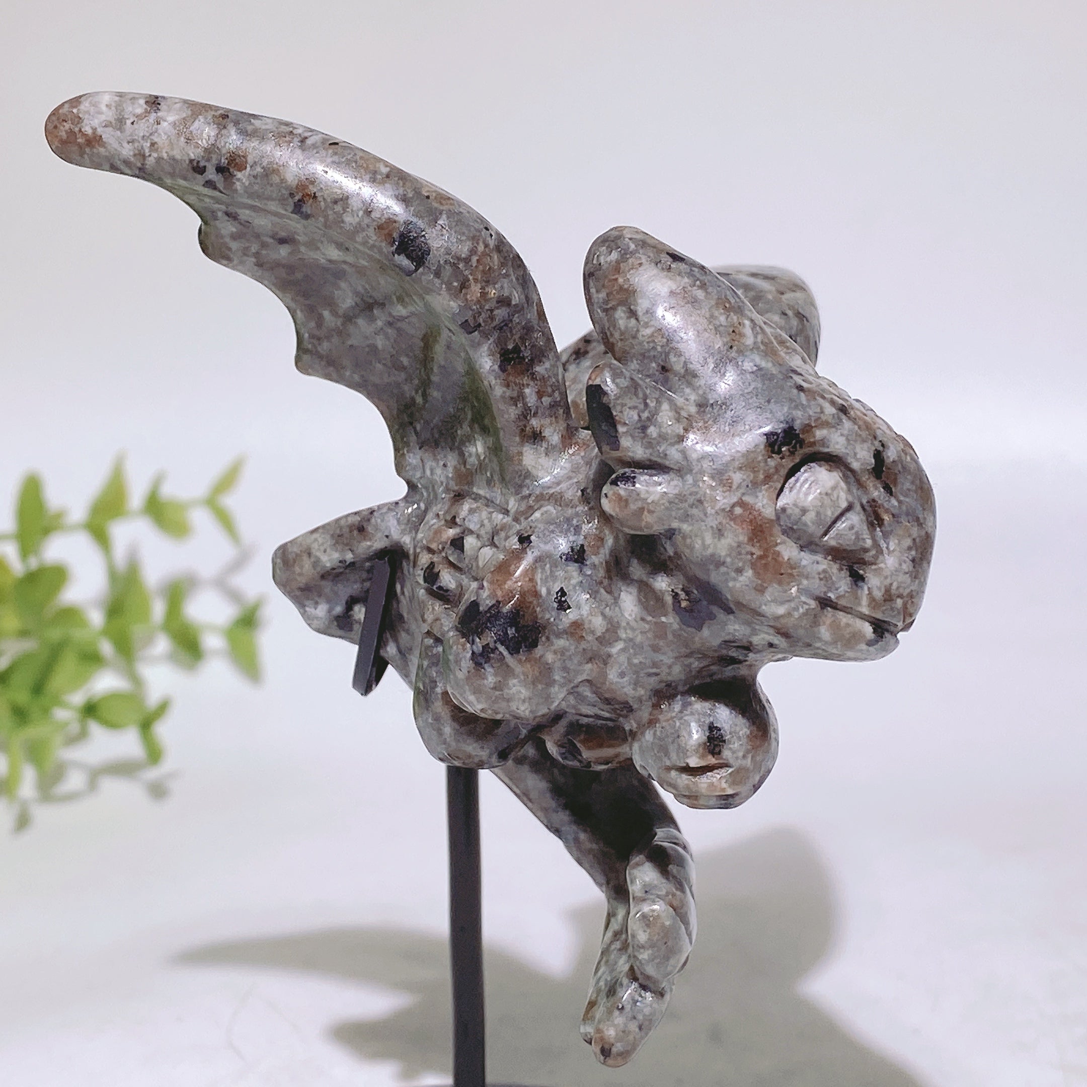 UV Reactive Yooperlite Toothless Crystal Carving 3.1x3.8in