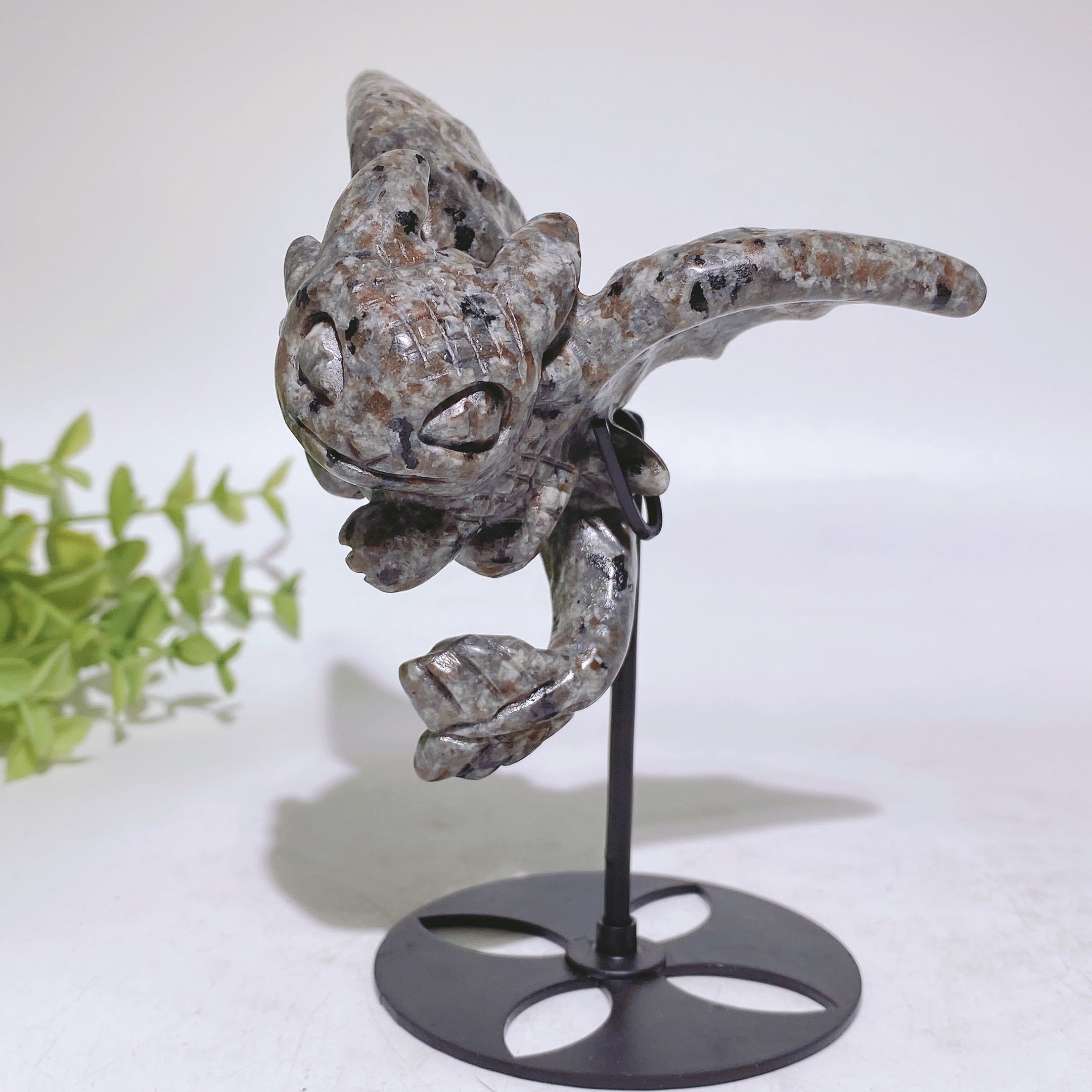 UV Reactive Yooperlite Toothless Crystal Carving 3.1x3.8in