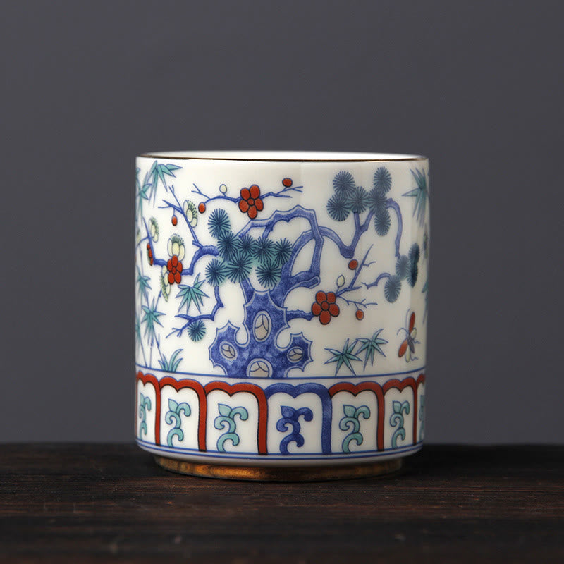 Tasse à thé vintage en céramique avec motifs de fleurs de prunier, de pin et de bambou