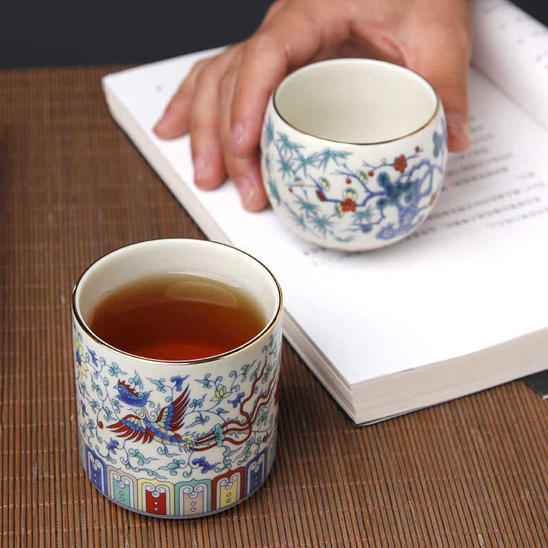 Tasse à thé vintage en céramique avec motifs de fleurs de prunier, de pin et de bambou