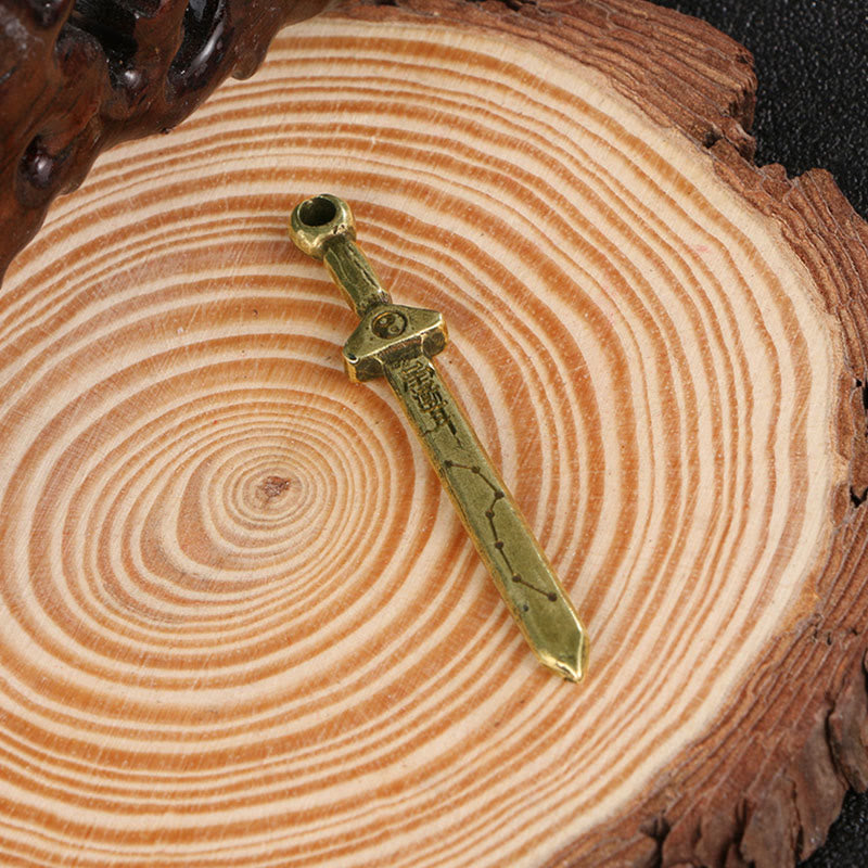 Collier vintage en cuivre avec épée Yin Yang et équilibre