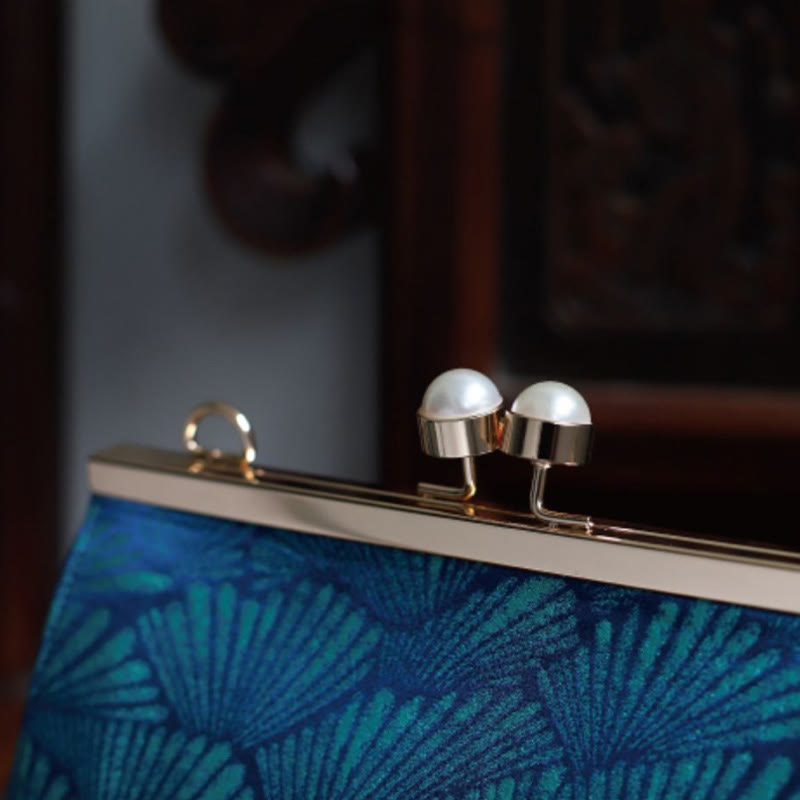 Sac à main vintage en métal nacré à motif de feuilles bleu paon