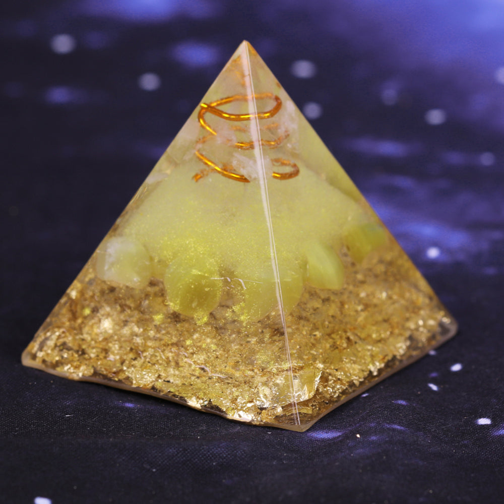 Pyramide d'orgonite de richesse et de prospérité