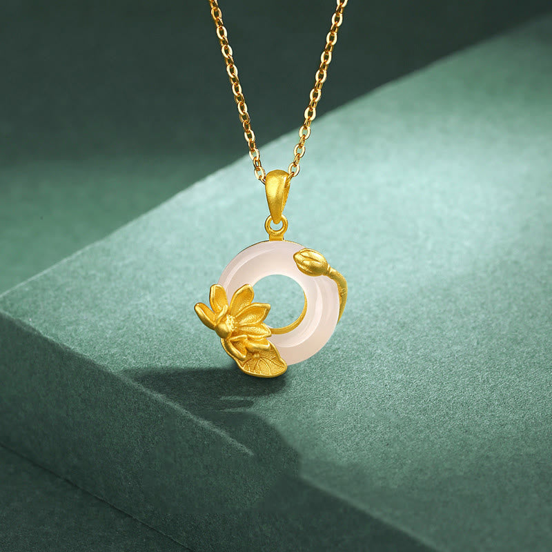 Collier Lotus en calcédoine blanche et boucle de paix | Harmonie spirituelle