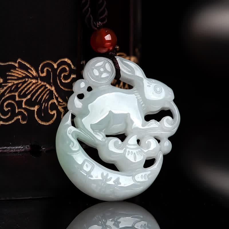 Collier pendentif croissant de lune en jade blanc pour la protection