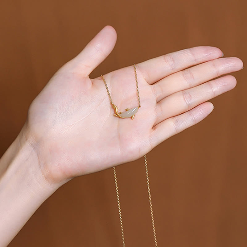 Collier porte-bonheur en jade blanc et dauphin | Argent sterling 925