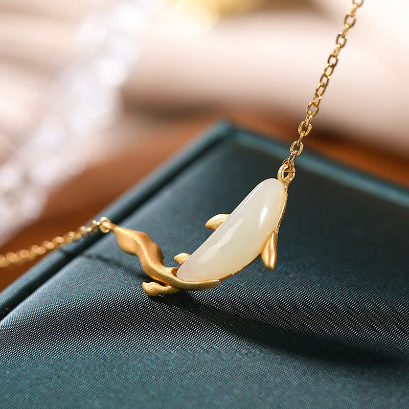 Collier porte-bonheur en jade blanc et dauphin | Argent sterling 925