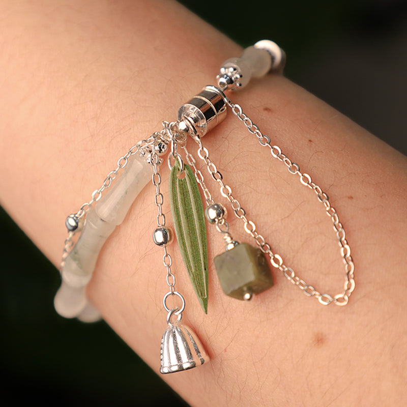 Bracelet du bonheur en jade blanc avec breloque lanterne en feuille de bambou