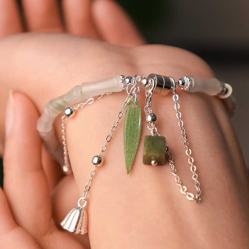 Bracelet du bonheur en jade blanc avec breloque lanterne en feuille de bambou