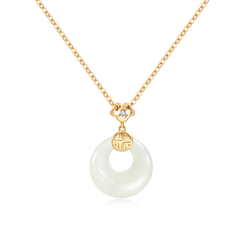 Collier en jade blanc avec boucle de paix pour la protection et la chance
