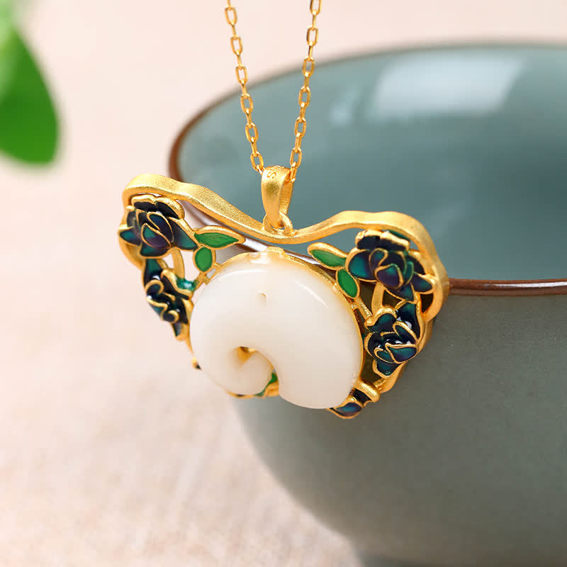 Collier Succès en Jade Blanc avec Éléphant Papillon Lotus