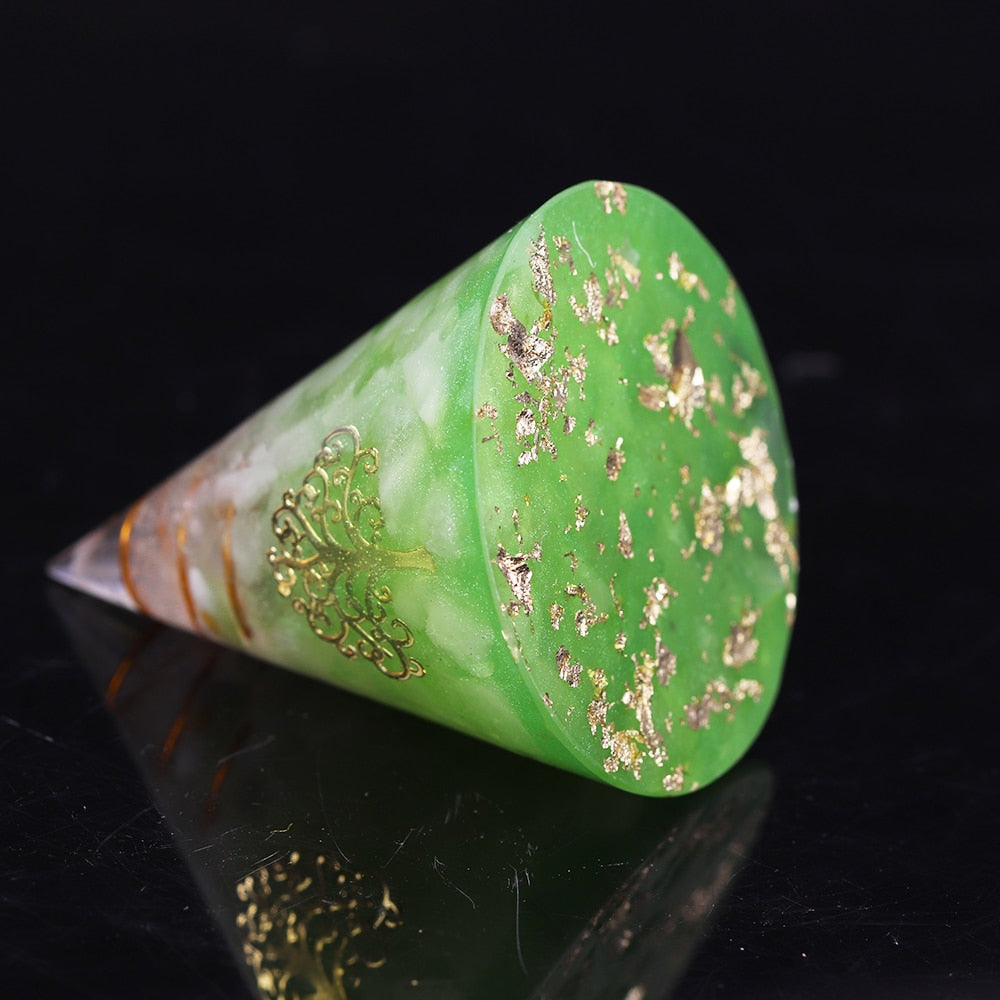 Pyramide de cône de guérison en quartz blanc