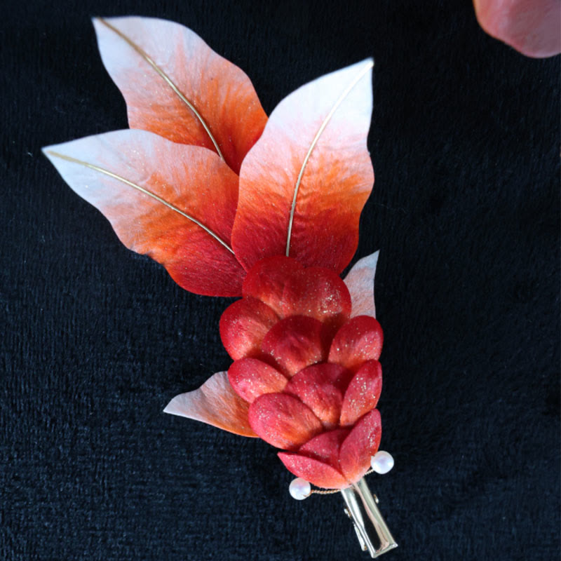 Broche ou pince à cheveux en forme de poisson koï en velours de Yangzhou
