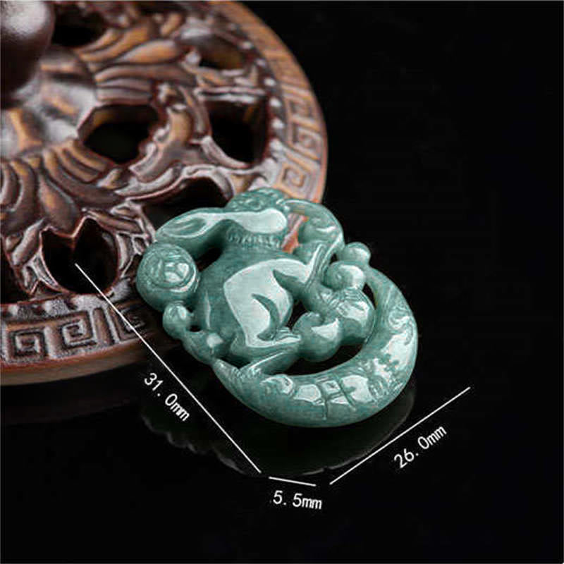 Collier croissant de lune porte-bonheur en jade de l'année du lapin