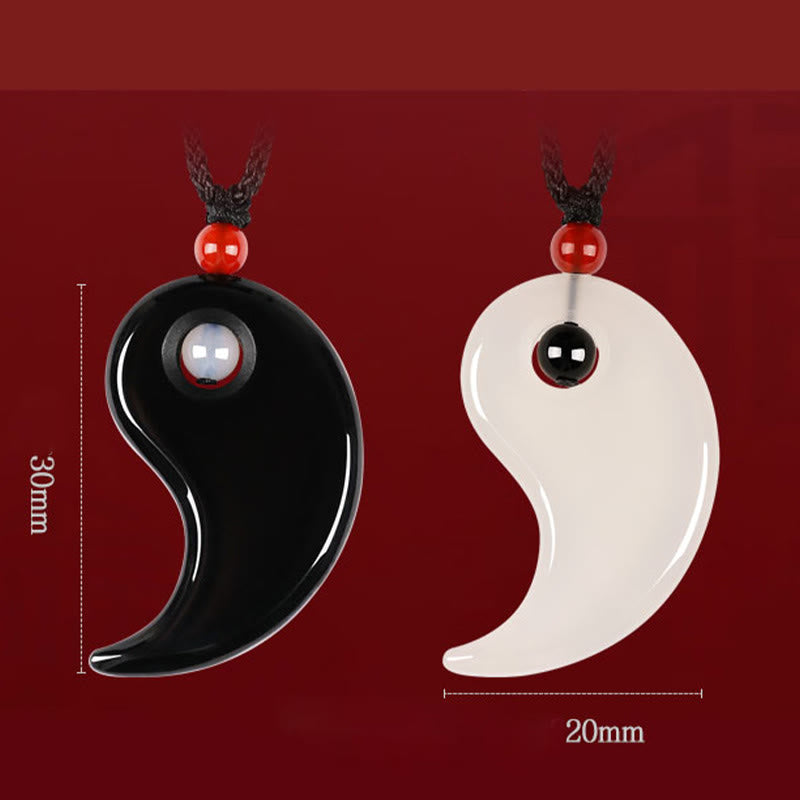 Collier Yin Yang avec pendentif en onyx noir et agate blanche